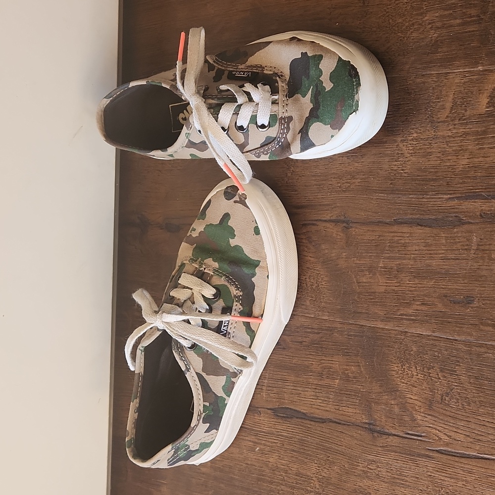 Camouflage boys Vans